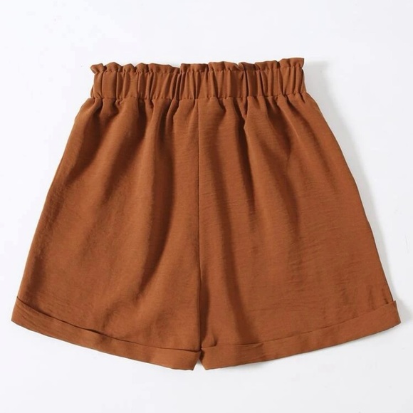 SHEIN Solid Knot Front Shorts - Picture 2 of 5